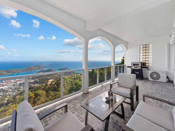 Luxurious Villa With Spectacular Views in St. Thomas